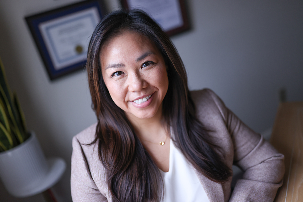 Dr-Hoa-Schneider-Headshot-1000px