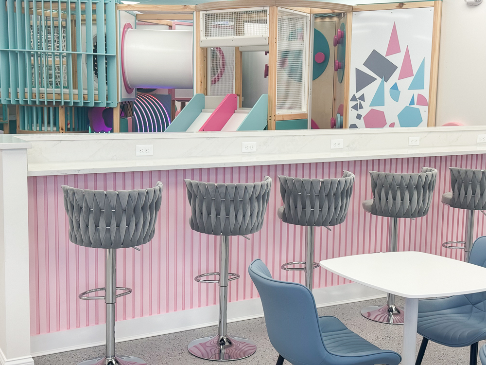 littles-lounge-seating-2